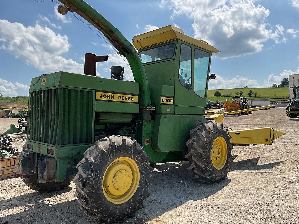 John Deere 5400 Self-Propelled 4WD Forage Chopper