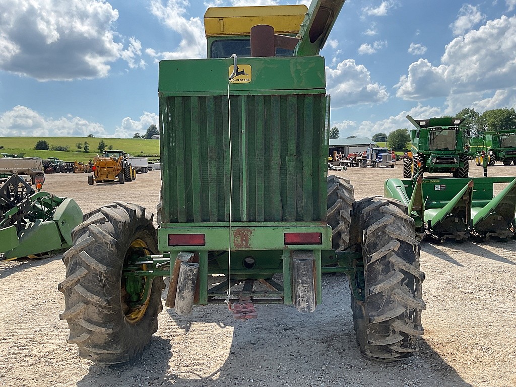 John Deere 5400 Self-Propelled 4WD Forage Chopper