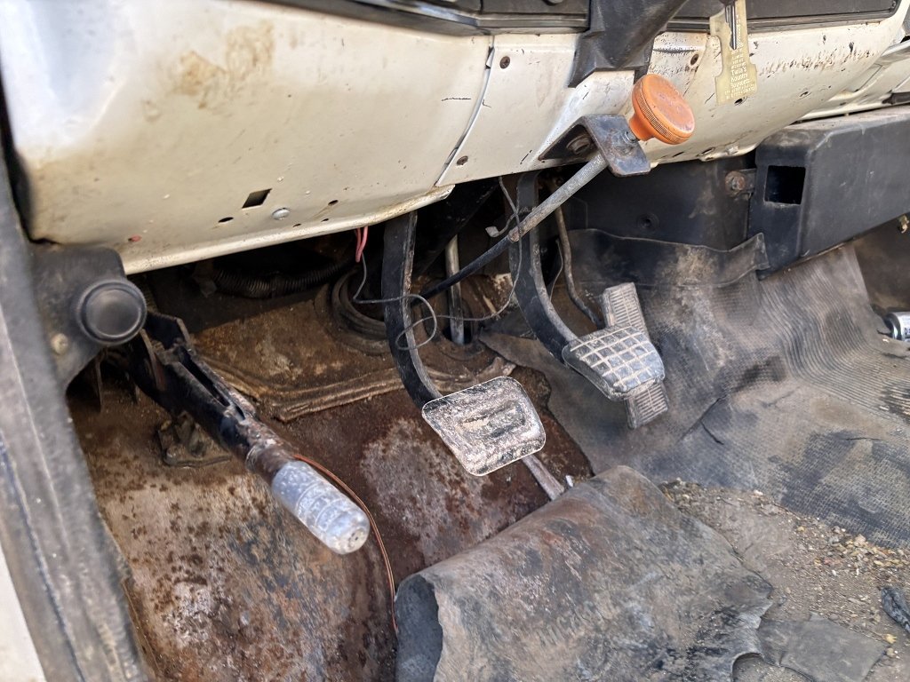 573248 1982 GMC 2 Ton Seed Tender Truck