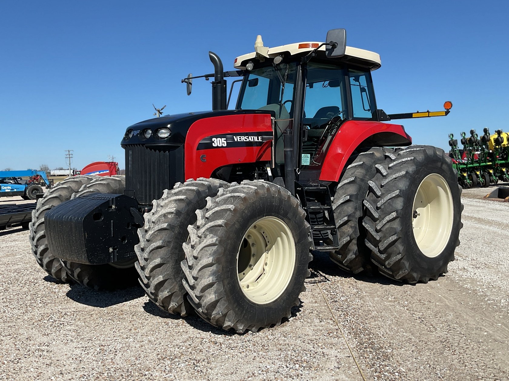 Versatile 305 2012 Versatile 305 MFWD Tractor