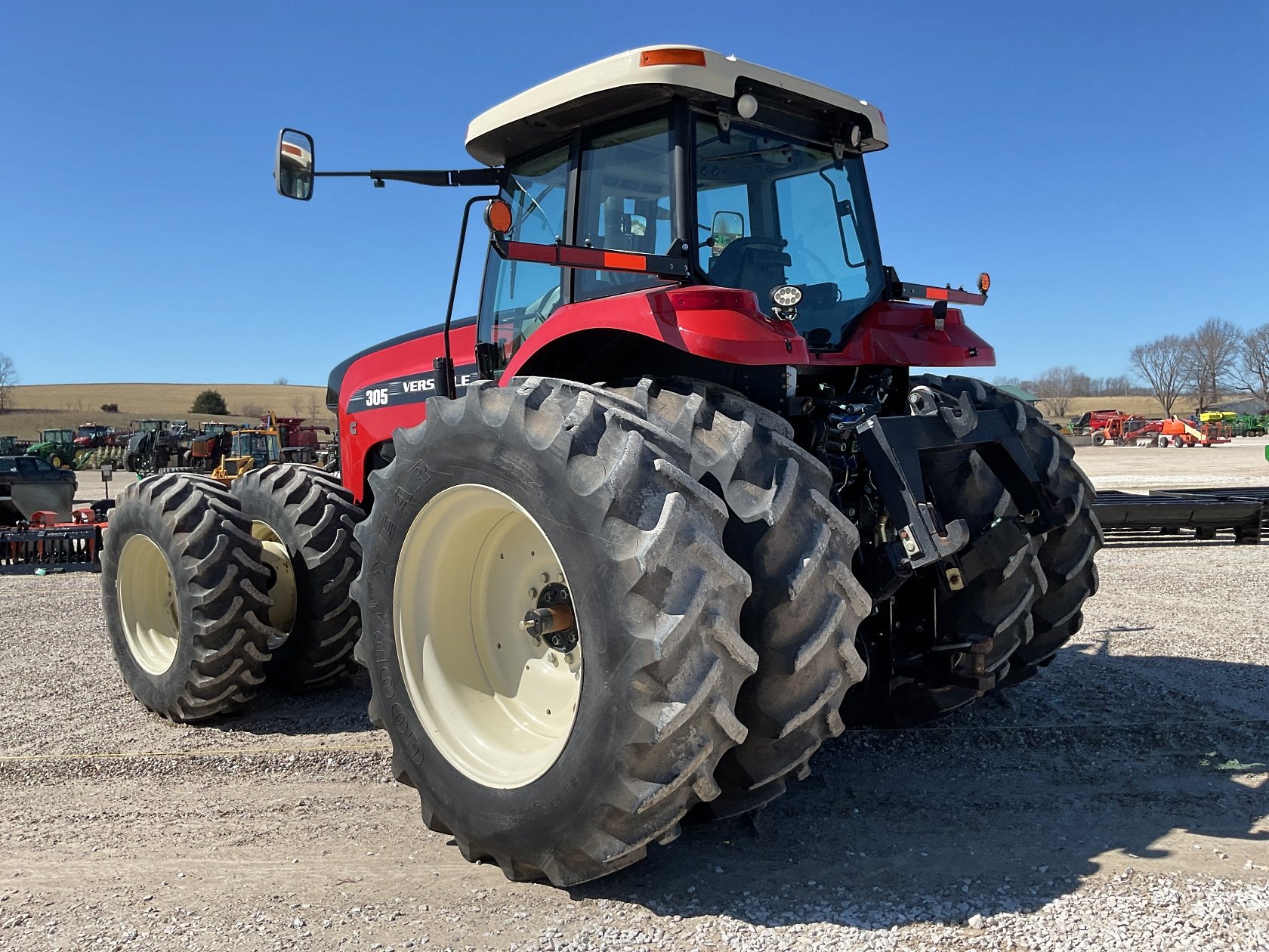 Versatile 305 2012 Versatile 305 MFWD Tractor