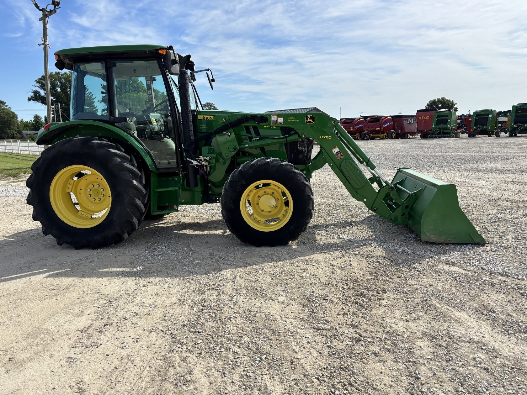 2016 JOHN DEERE 5085E 105407