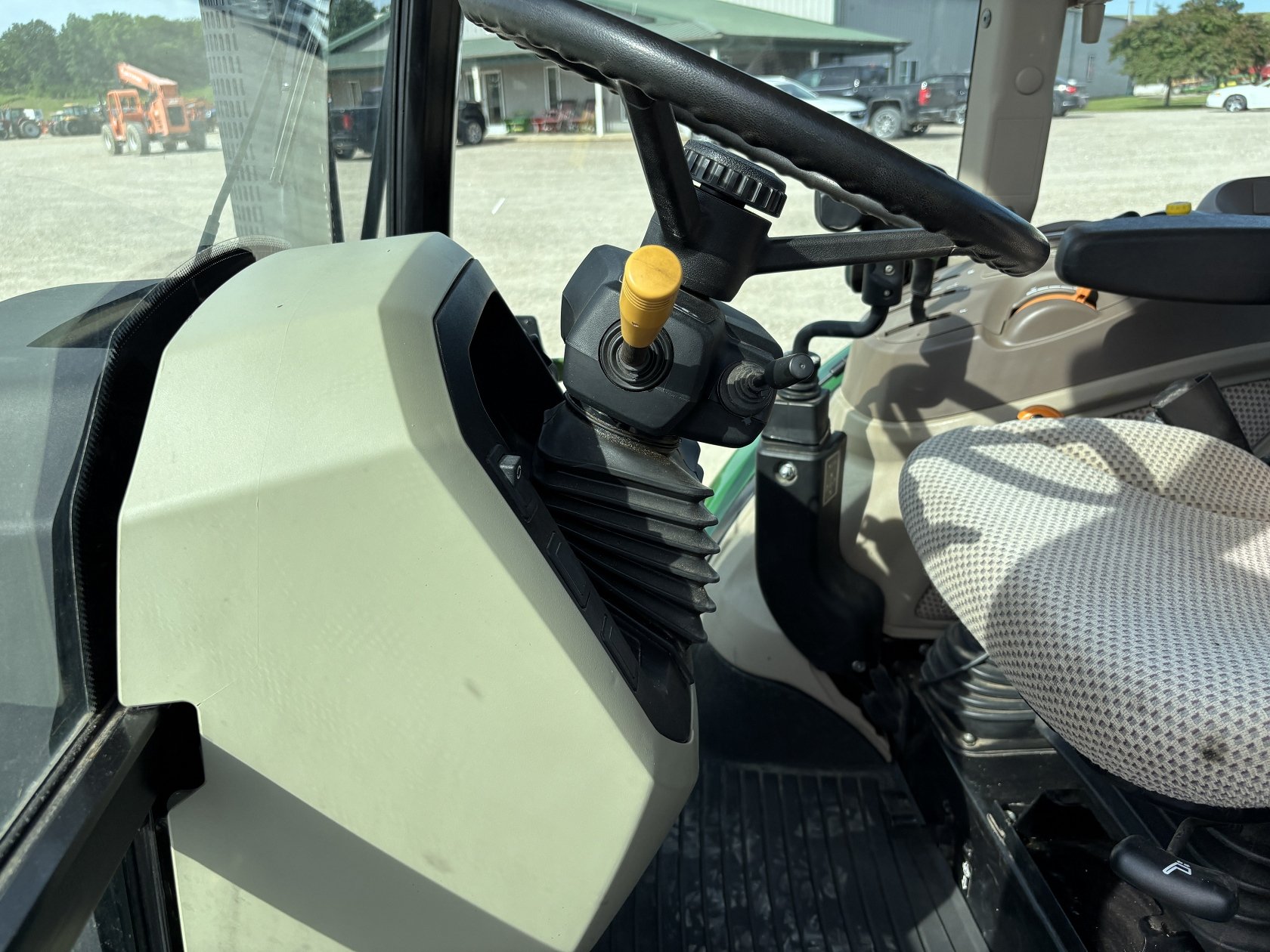 2016 JOHN DEERE 5085E 105407