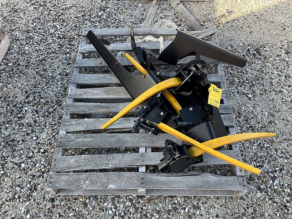 Skid Of Row Sensors For Corn Head