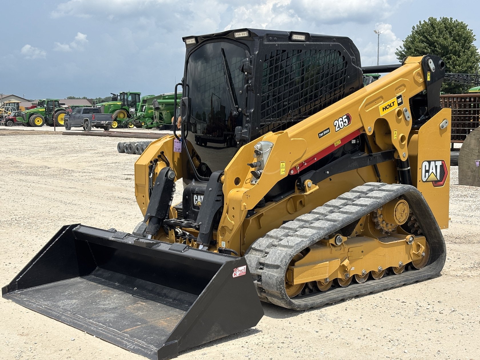 2025 Caterpillar 265 Skid Steer