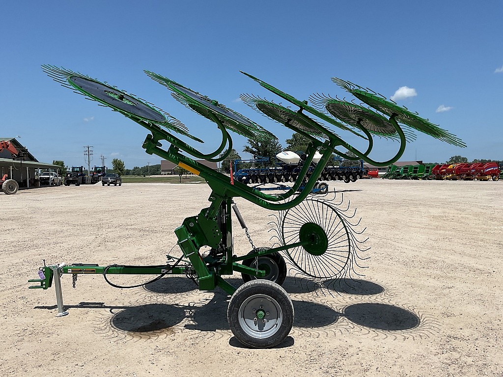Racing Forward Rake New Frontier 8 Wheel Rake